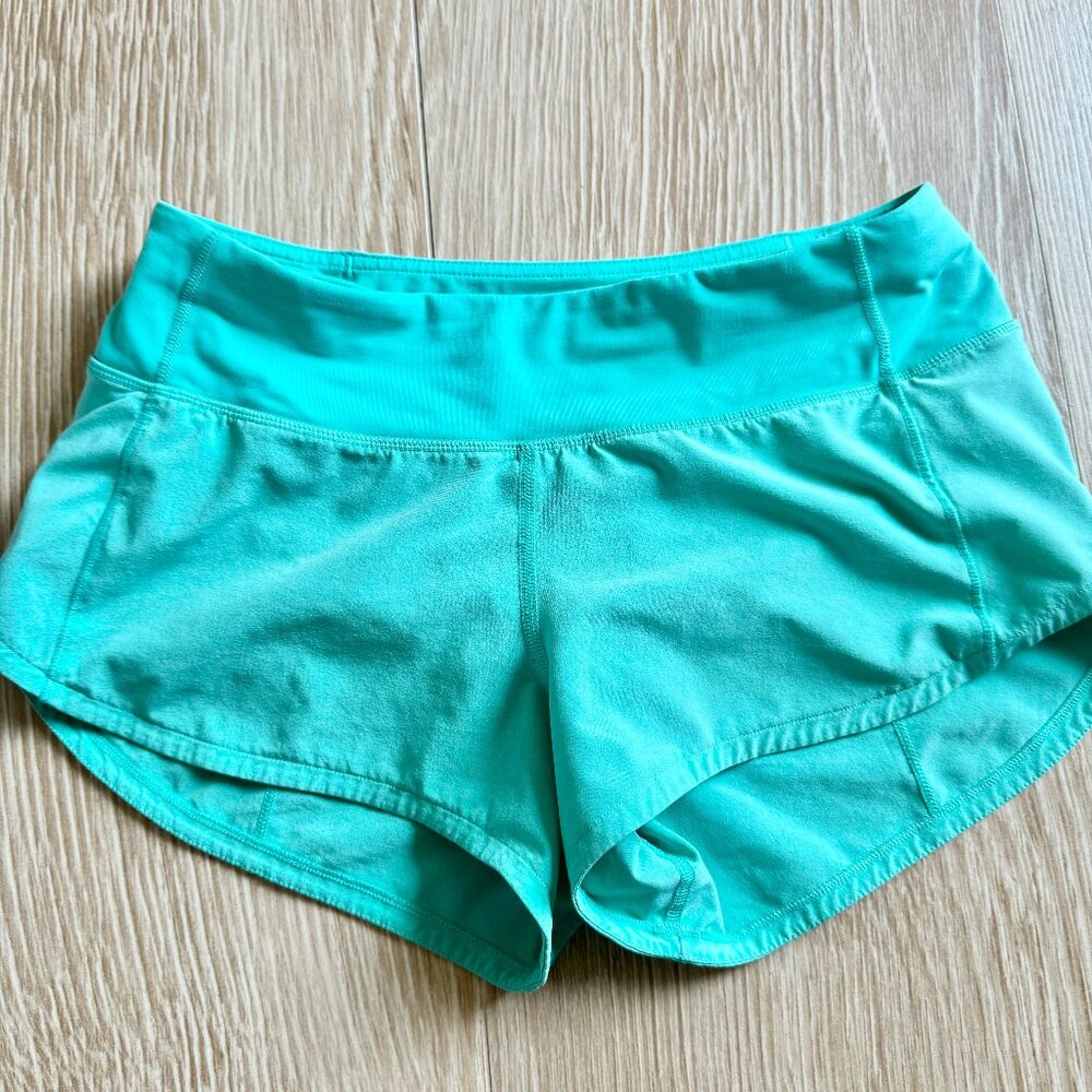 Lululemon Speed Up  GREAT Condition Size 2 --  2.5 inch - Low Rise